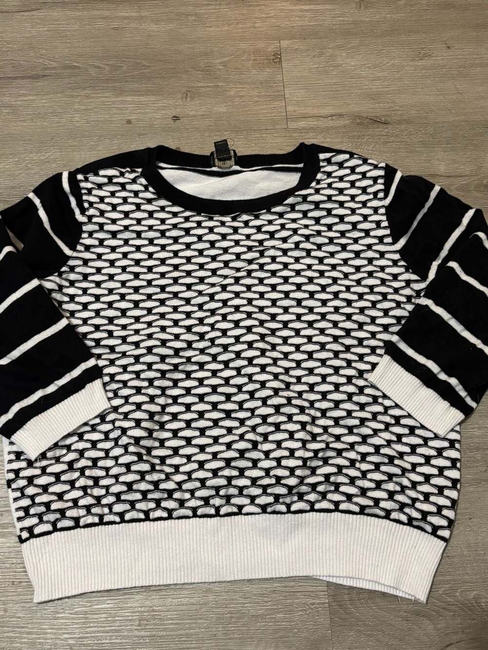 Worthington Black and White sweater